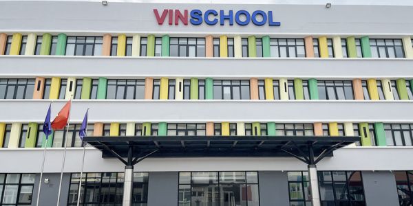 Thi công dán phim cách nhiệt cho VinSchool Quận 9, TP HCM